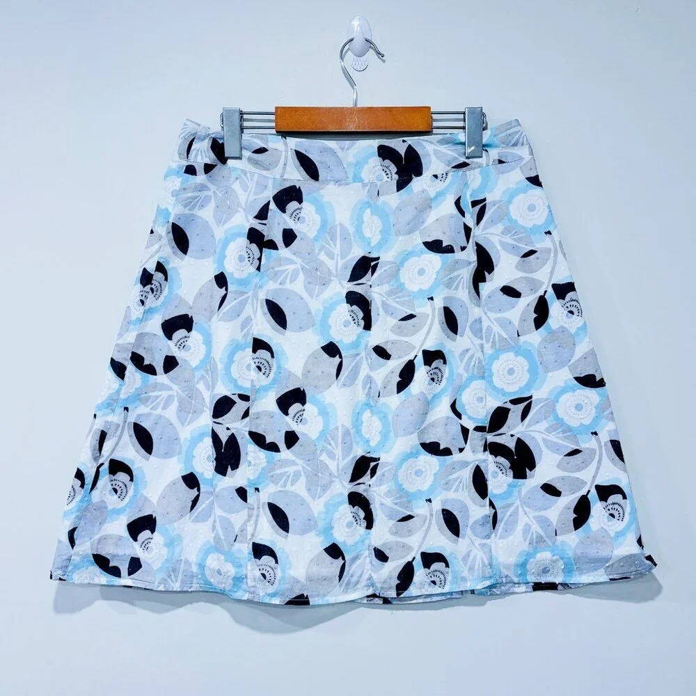 REITMANS White and blue textured floral skirt